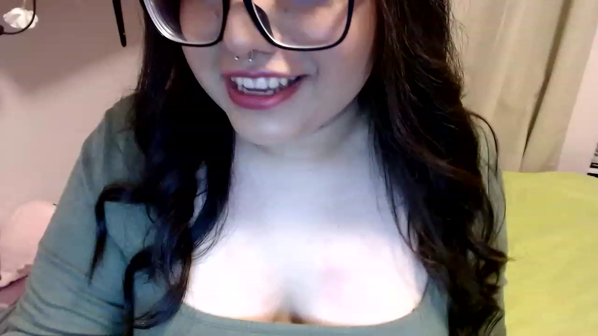 Gallery image thumbnail from BriaLea's myfreecams stream on, 03/24/2023, 08:15 image 7 of 20