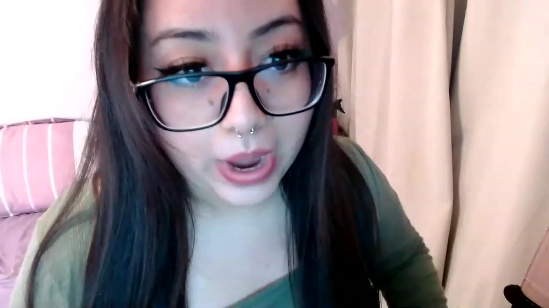 Gallery image thumbnail from BriaLea's myfreecams stream on, 05/18/2023, 12:55 image 3 of 20