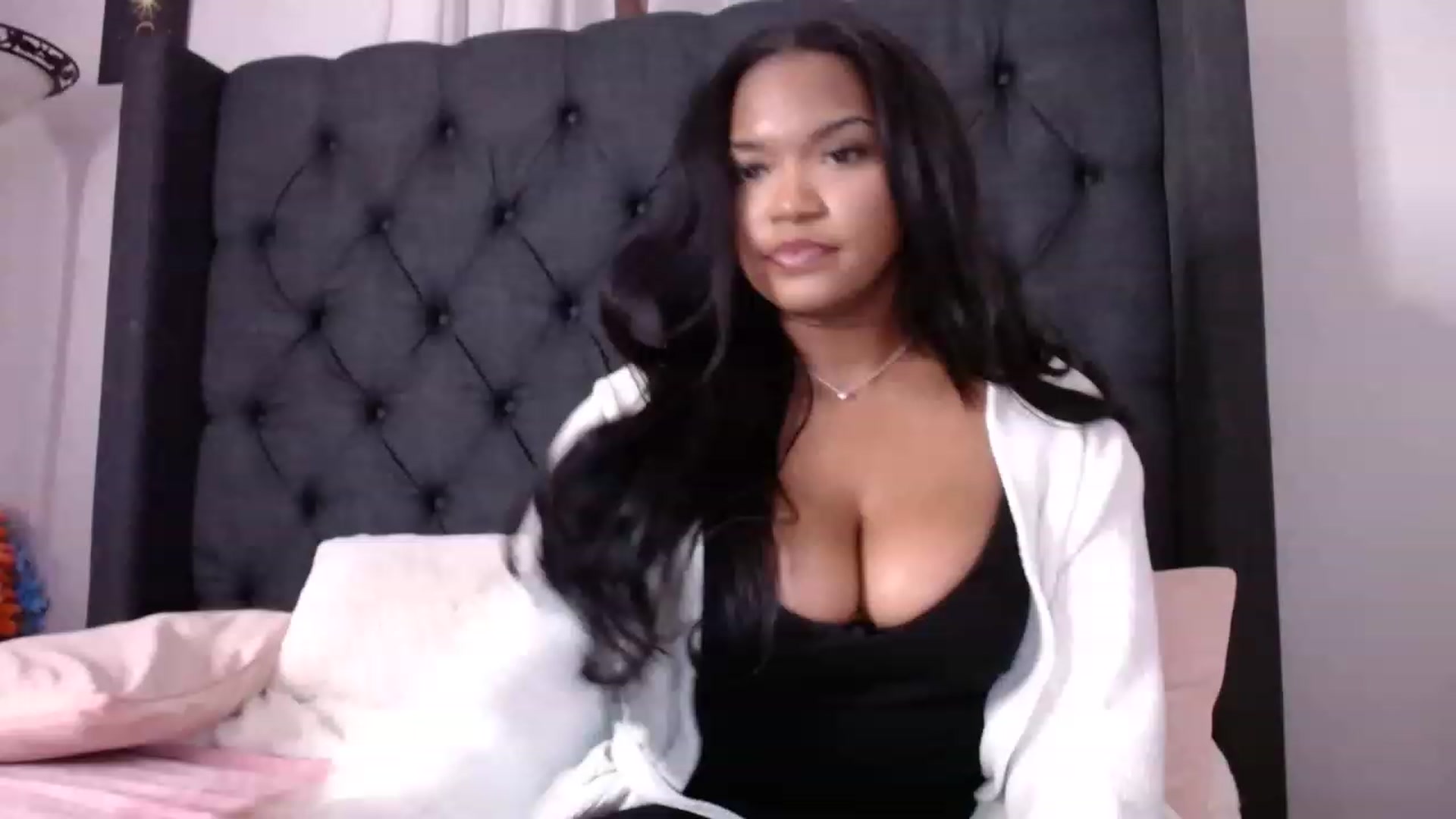 Gallery image thumbnail from BrianaBarbi's myfreecams stream on, 12/02/2022, 01:15 image 17 of 20