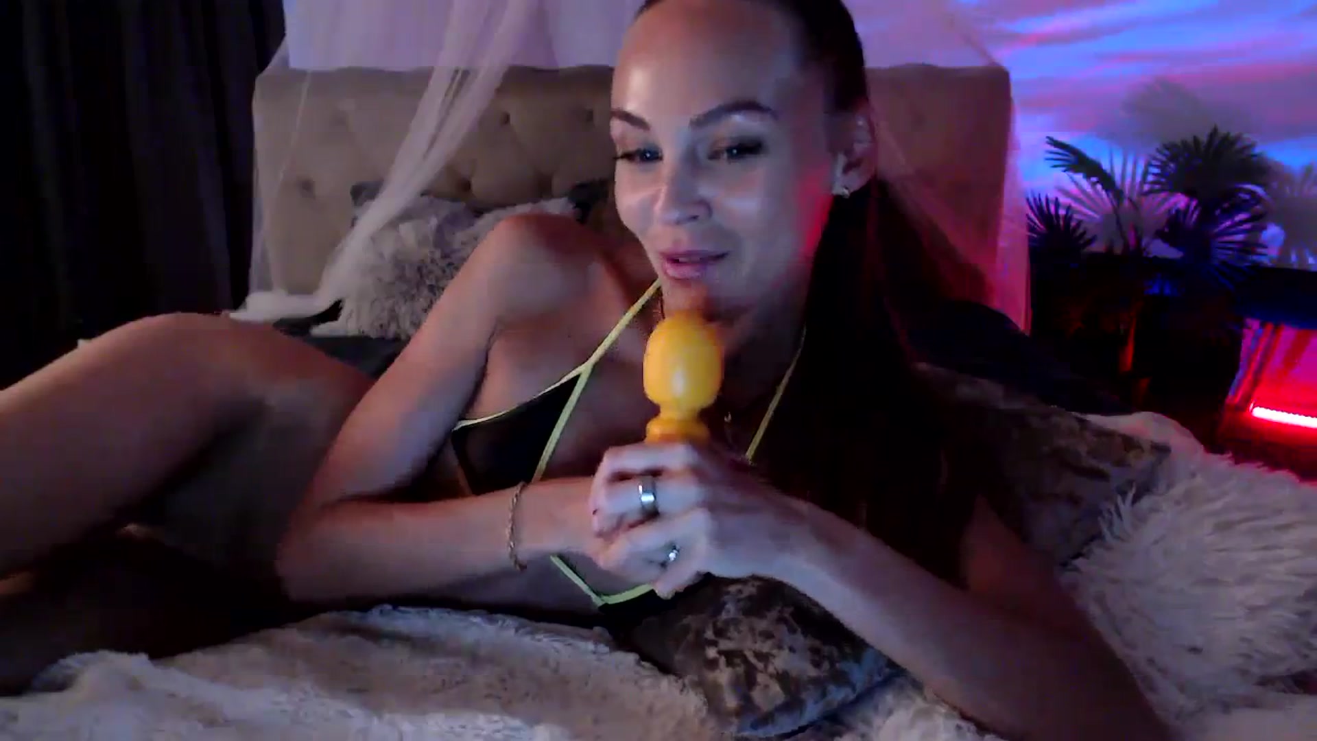 Gallery image thumbnail from BrianaCoxx's myfreecams stream on, 01/10/2024, 07:43 image 19 of 20