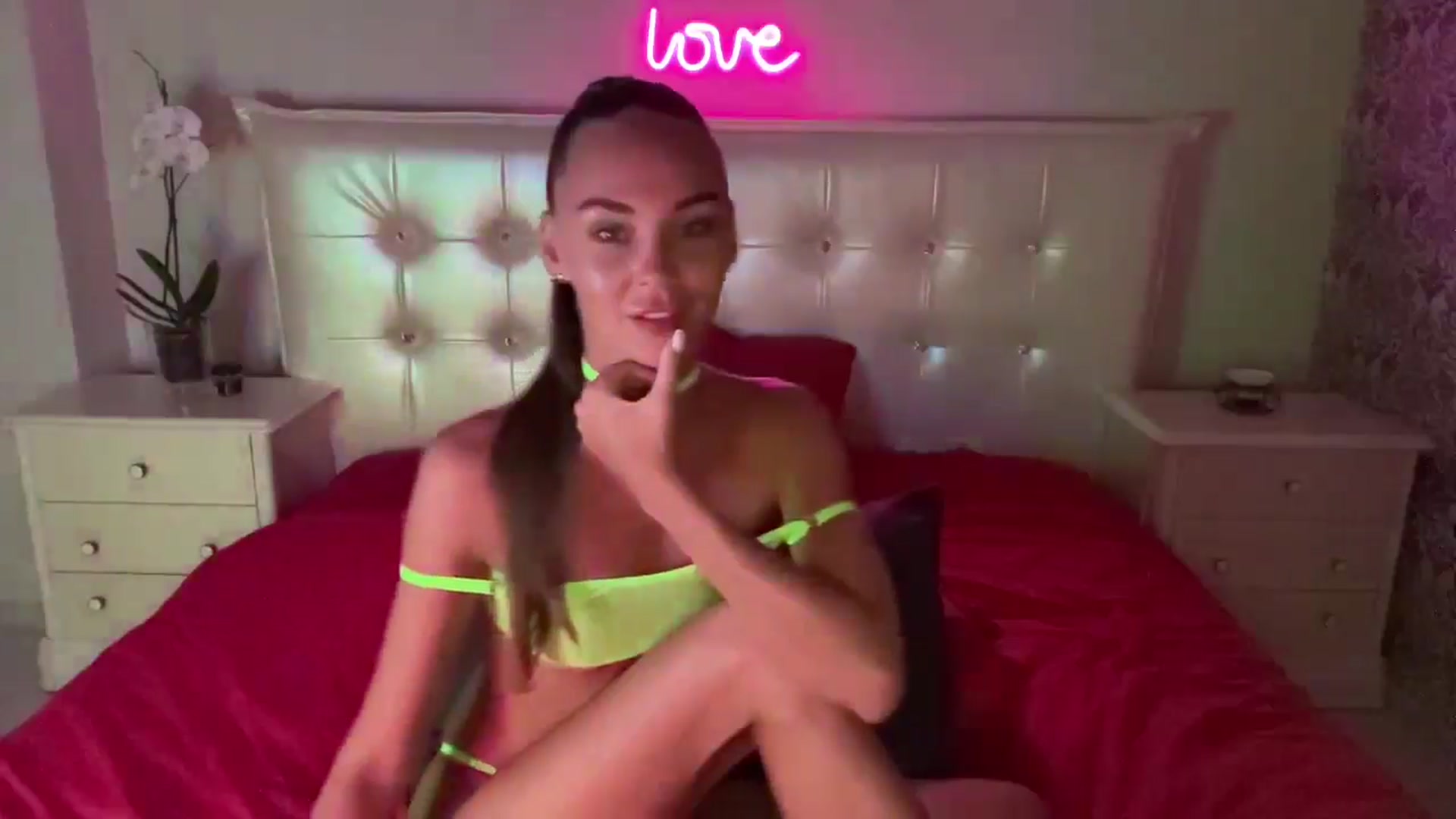 Gallery image thumbnail from BrianaCoxx's myfreecams stream on, 07/30/2024, 11:47 image 19 of 20