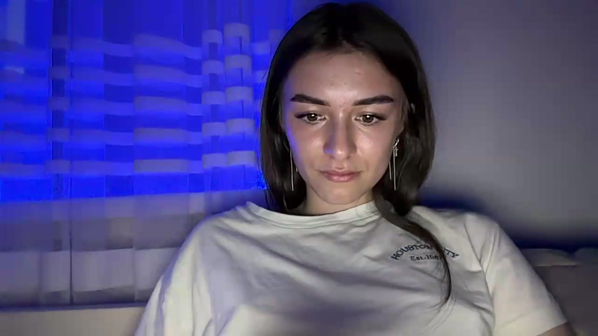 Gallery image thumbnail from BrianaLix's myfreecams stream on, 05/27/2026, 18:44 image 17 of 20