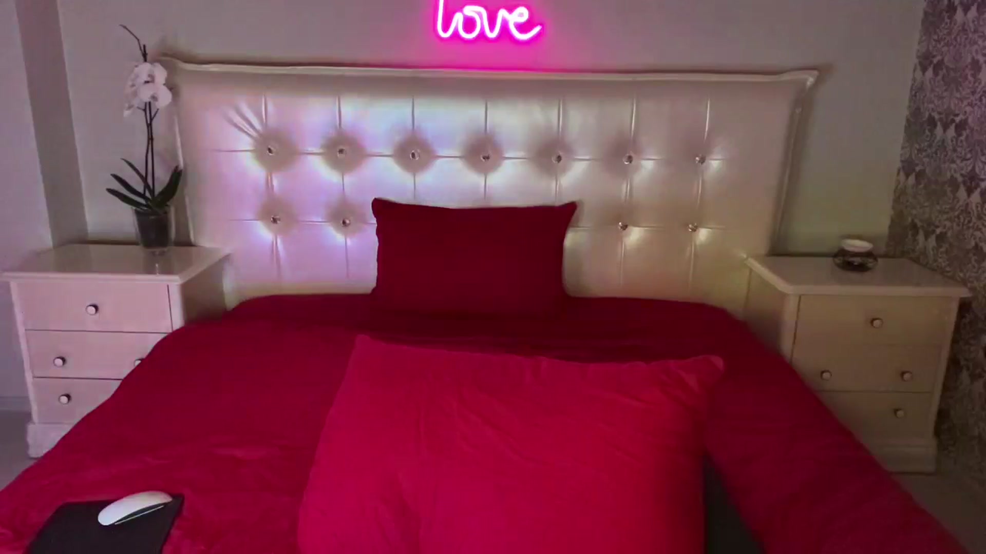 Gallery image thumbnail from Briana_Coxx's myfreecams stream on, 08/06/2024, 07:28 image 2 of 20