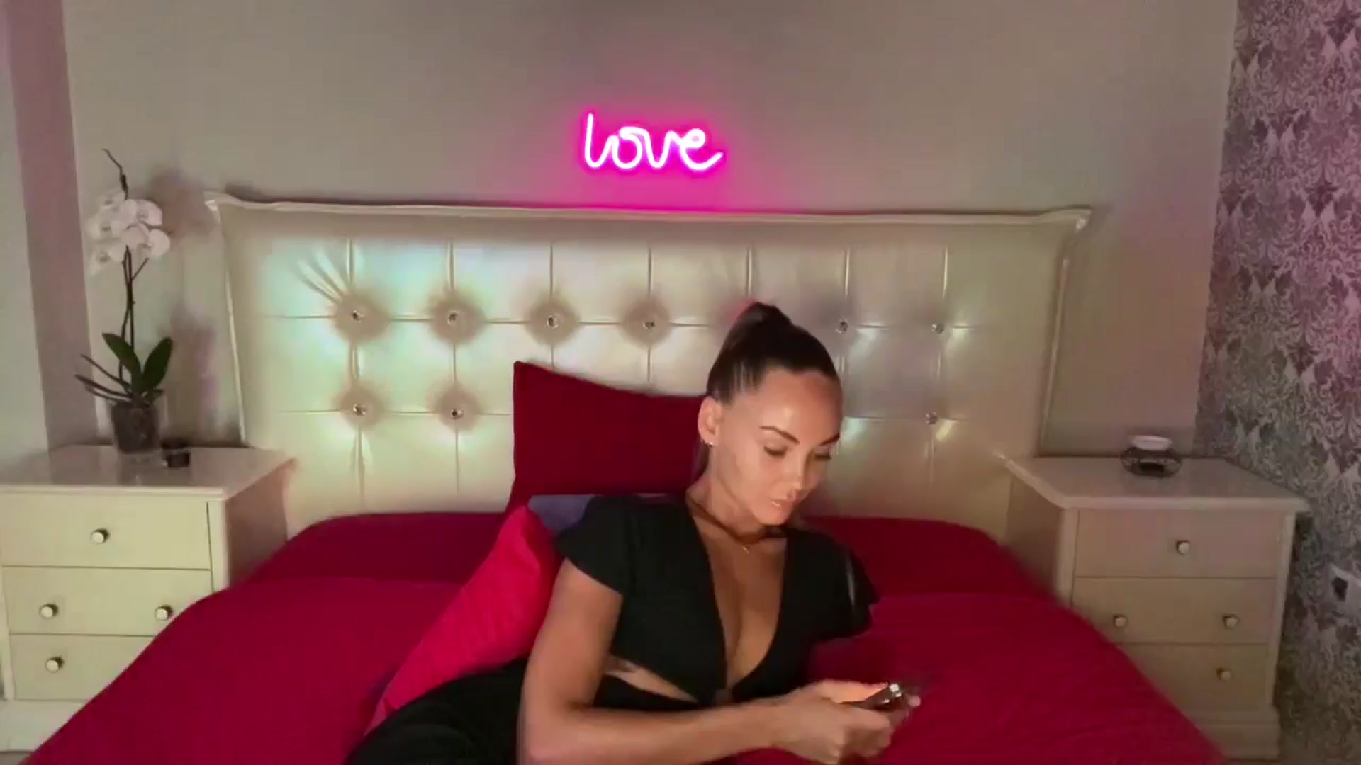 Gallery image thumbnail from Briana_Coxx's myfreecams stream on, 08/15/2024, 11:01 image 14 of 20