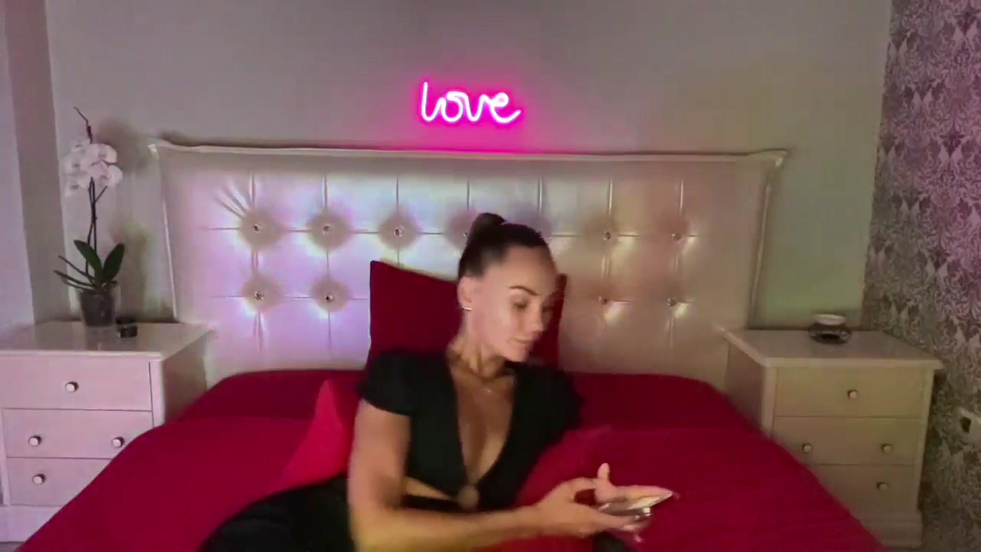 Gallery image thumbnail from Briana_Coxx's myfreecams stream on, 08/15/2024, 11:01 image 7 of 20