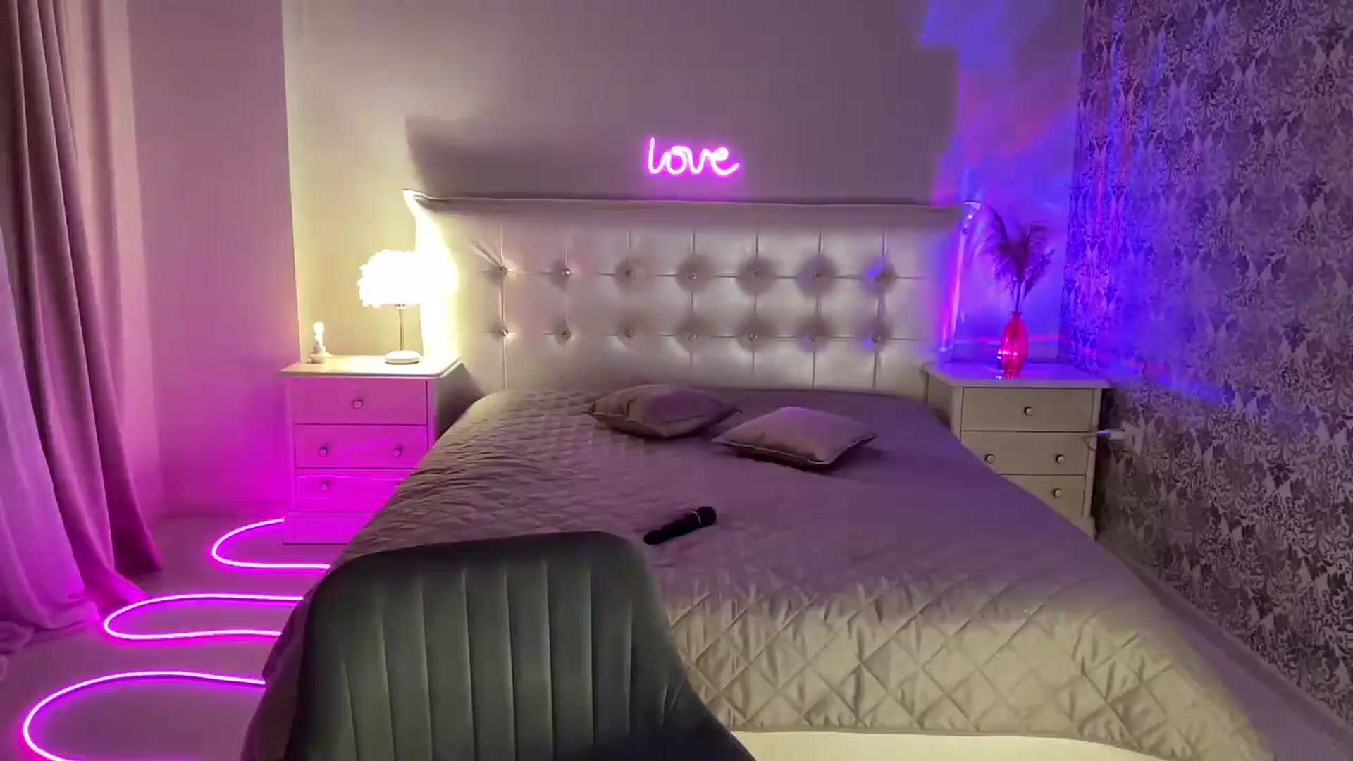 Gallery image thumbnail from Briana_Coxx's myfreecams stream on, 11/01/2024, 11:39 image 4 of 20