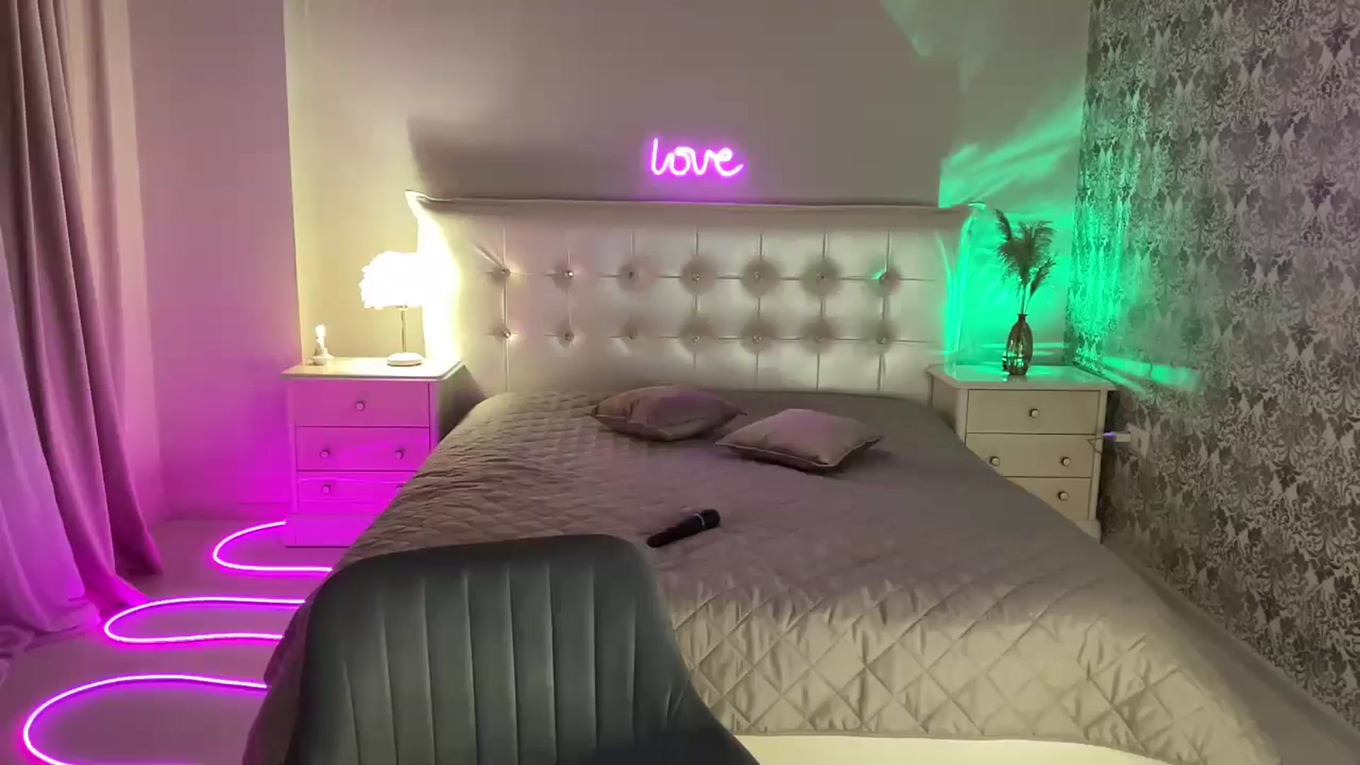 Gallery image thumbnail from Briana_Coxx's myfreecams stream on, 11/01/2024, 11:39 image 12 of 20