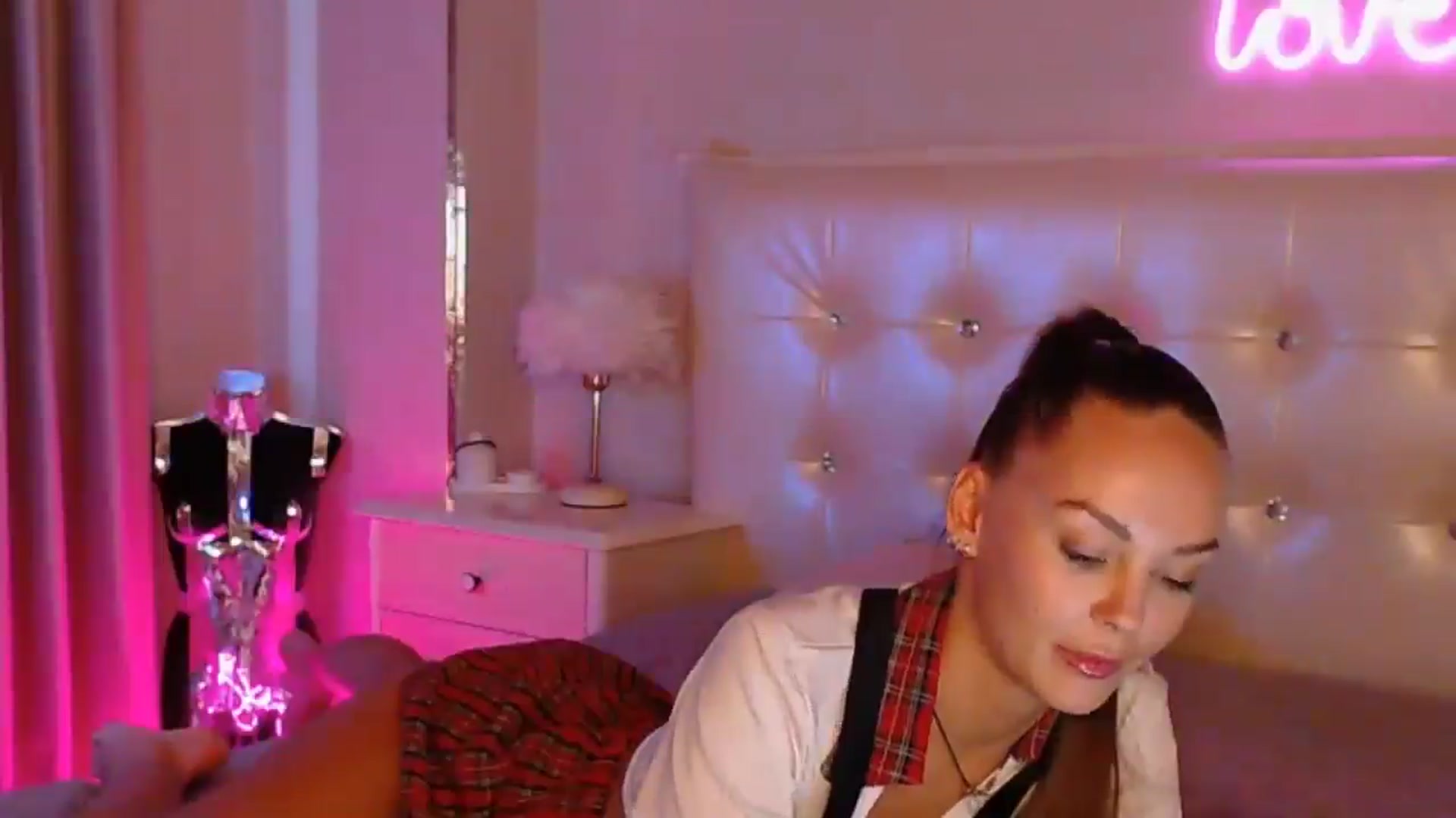 Gallery image thumbnail from Briana_Coxx's myfreecams stream on, 02/27/2025, 06:06 image 5 of 20