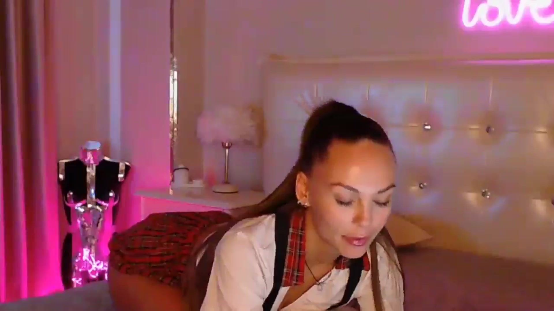 Gallery image thumbnail from Briana_Coxx's myfreecams stream on, 02/27/2025, 06:06 image 13 of 20