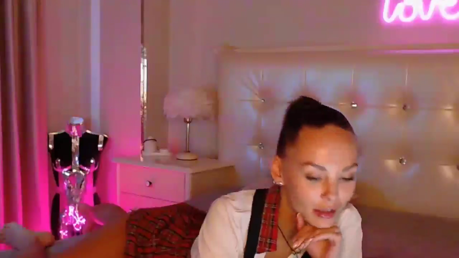 Gallery image thumbnail from Briana_Coxx's myfreecams stream on, 02/27/2025, 06:06 image 8 of 20