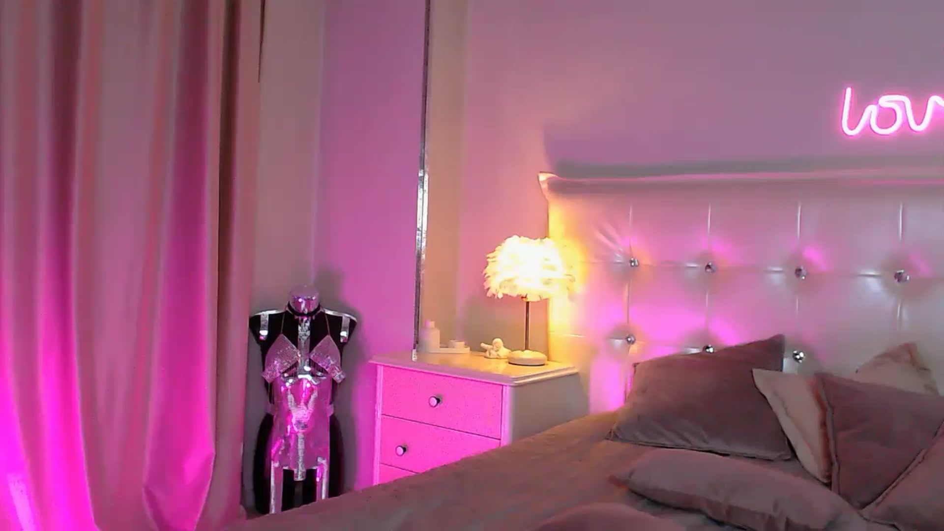 Gallery image thumbnail from Briana_Coxx's myfreecams stream on, 11/15/2025, 10:04 image 3 of 20