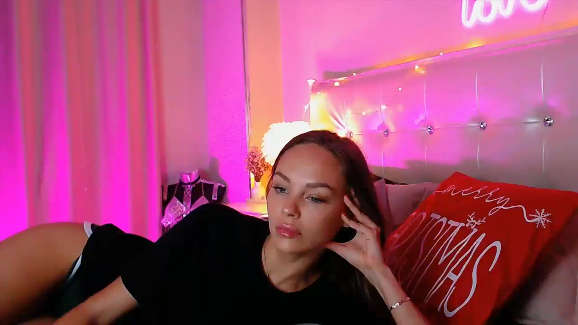 Gallery image thumbnail from Briana_Coxx's myfreecams stream on, 12/19/2025, 08:08 image 6 of 20