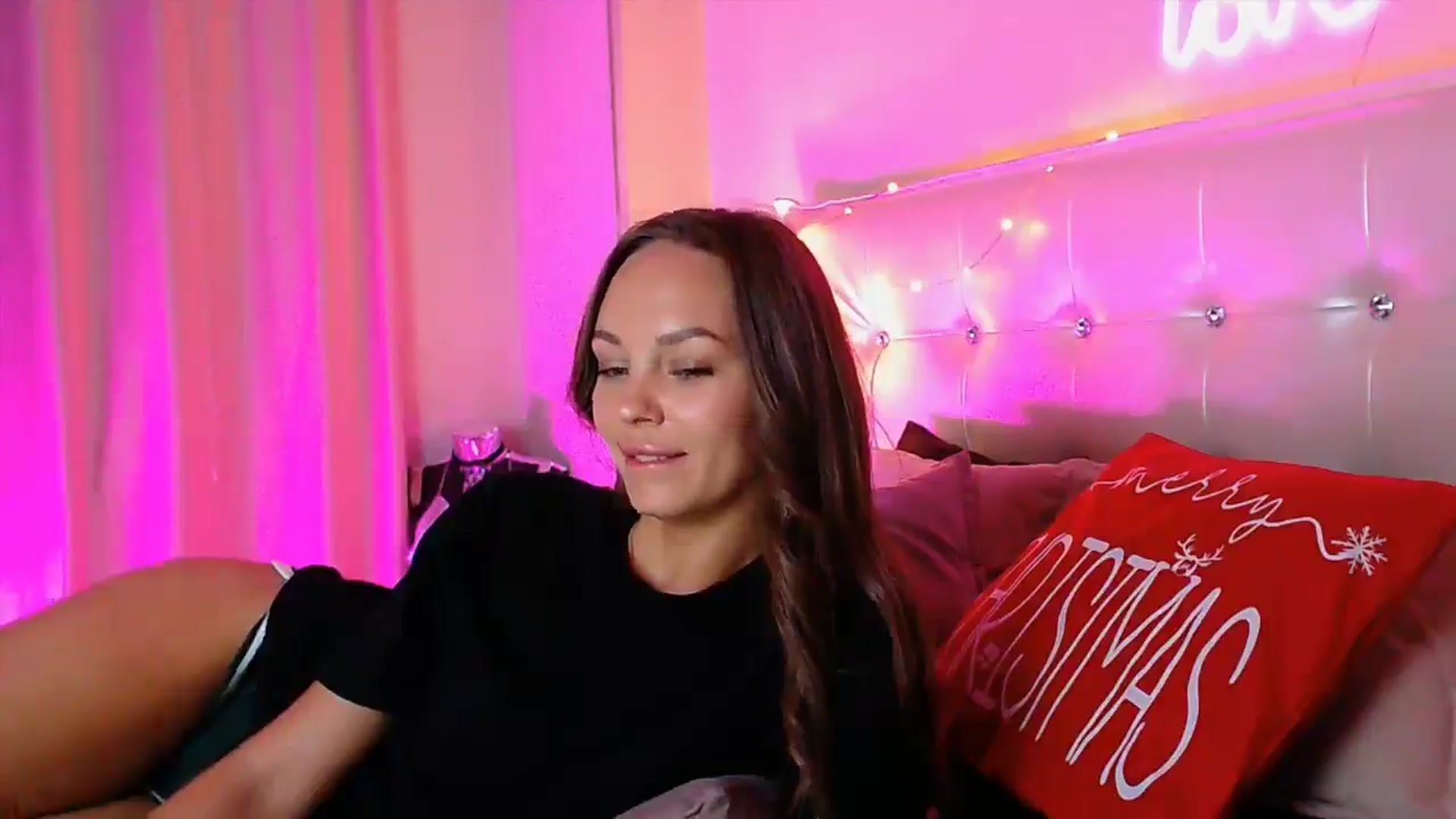 Gallery image thumbnail from Briana_Coxx's myfreecams stream on, 12/19/2025, 08:08 image 13 of 20