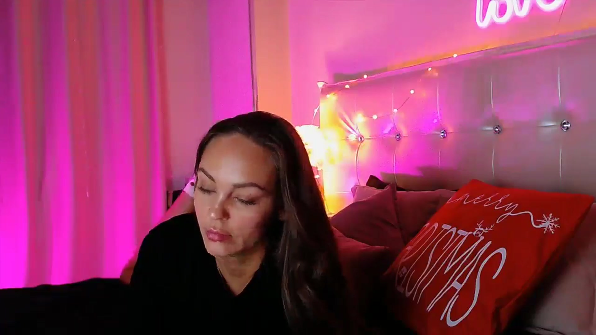 Gallery image thumbnail from Briana_Coxx's myfreecams stream on, 12/19/2025, 10:29 image 8 of 20