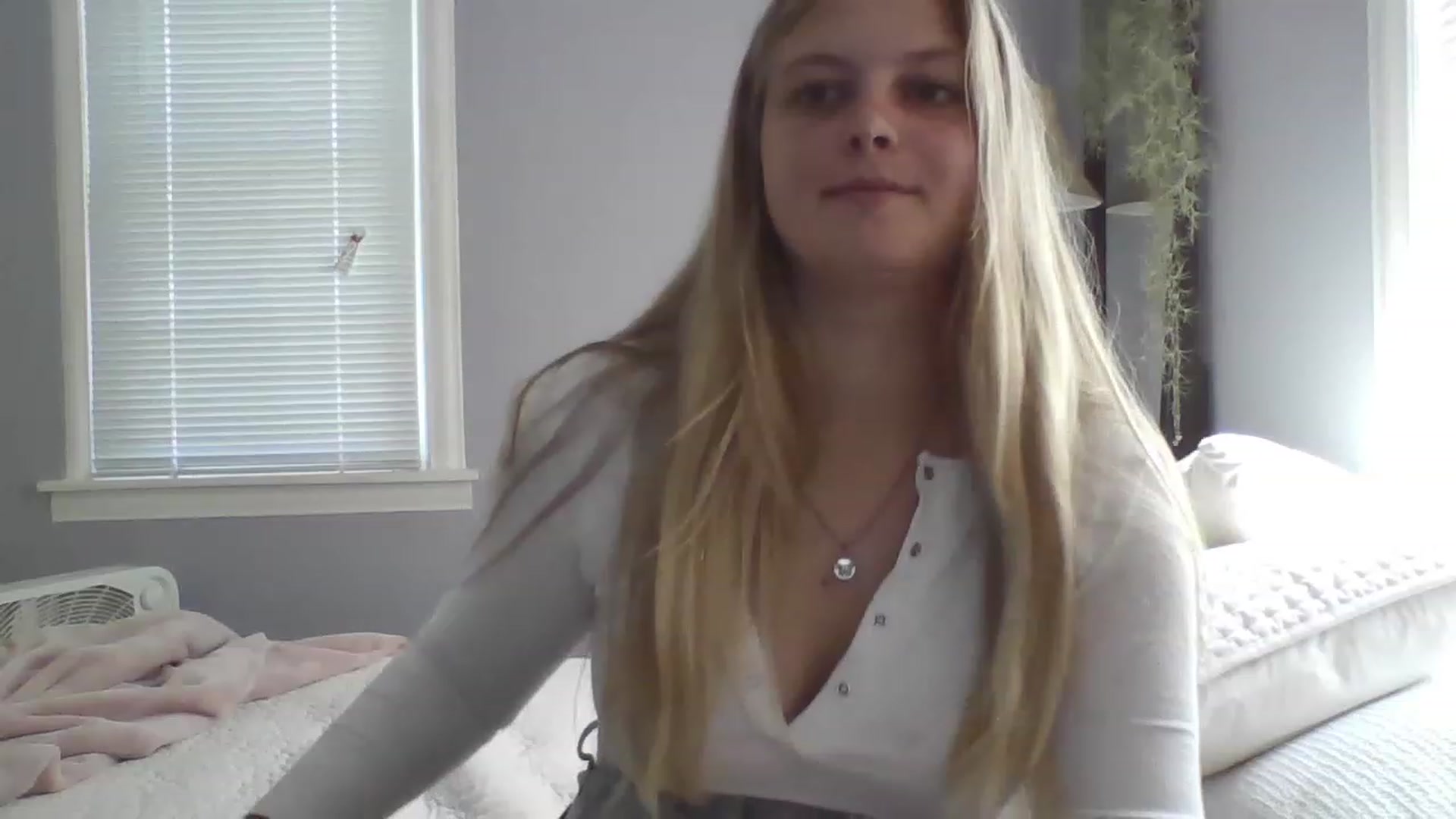 Gallery image thumbnail from Brianna8's myfreecams stream on, 07/28/2023, 20:01 image 3 of 20