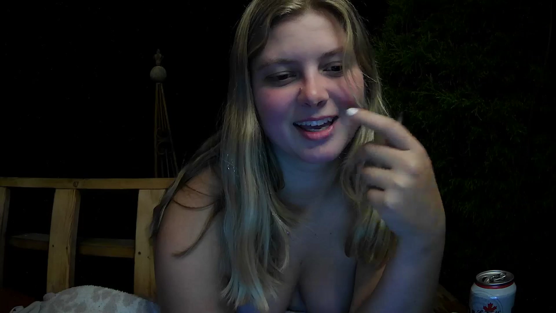 Gallery image thumbnail from Brianna8's myfreecams stream on, 09/20/2023, 01:22 image 6 of 20
