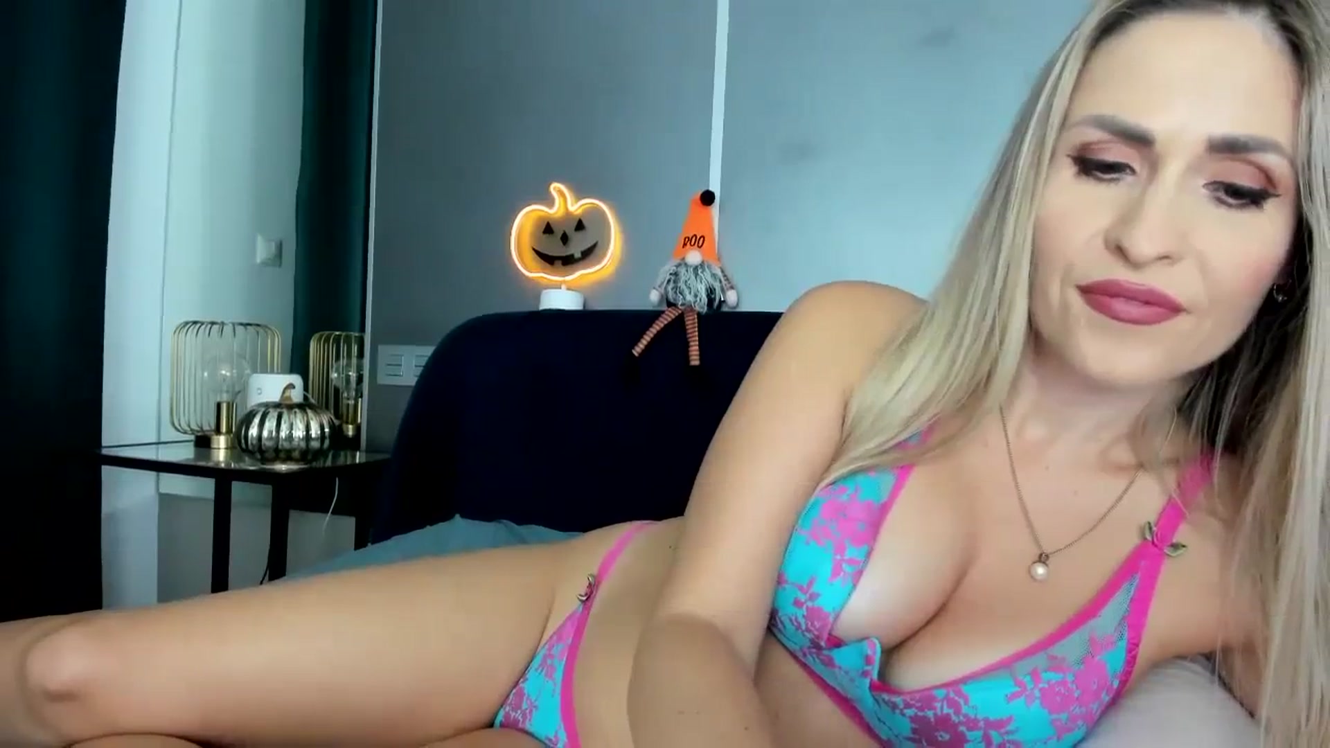 Gallery image thumbnail from BriannaHeiss's myfreecams stream on, 10/01/2023, 23:25 image 8 of 20