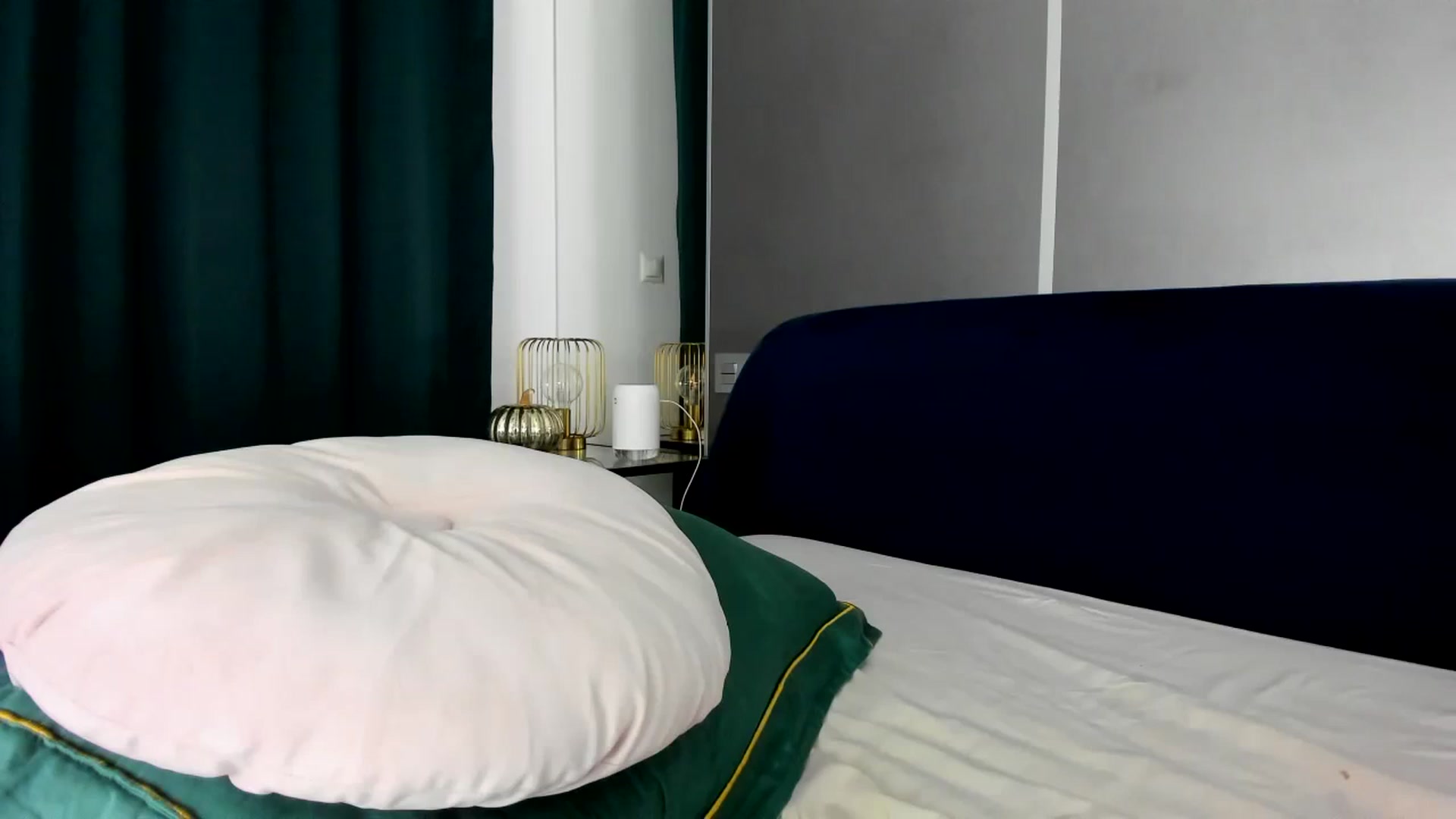 Gallery image thumbnail from BriannaHeiss's myfreecams stream on, 11/12/2023, 24:01 image 17 of 20