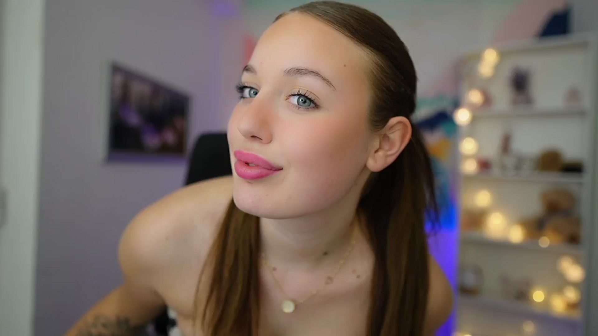 Gallery image thumbnail from Brianna_Nice's myfreecams stream on, 11/11/2024, 19:37 image 17 of 20