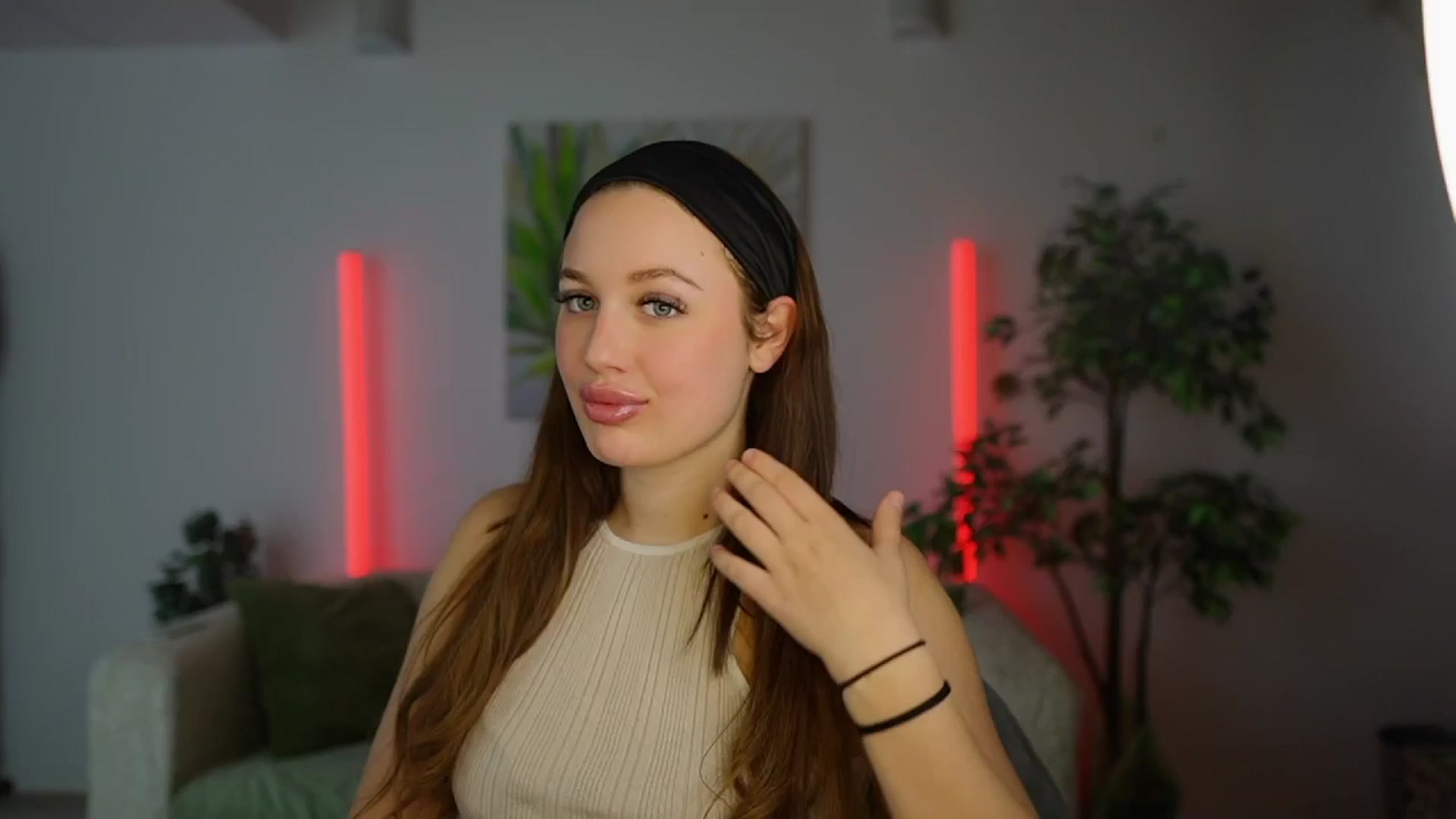 Gallery image thumbnail from Brianna_Nice's myfreecams stream on, 12/10/2024, 20:56 image 12 of 20
