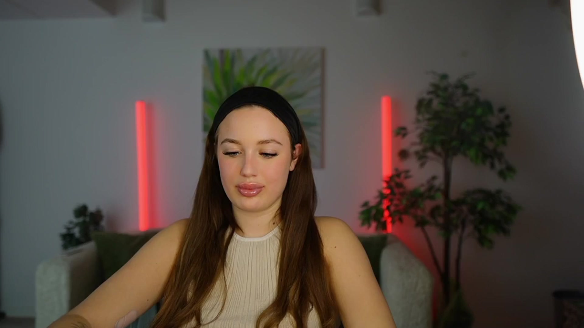 Gallery image thumbnail from Brianna_Nice's myfreecams stream on, 12/10/2024, 20:56 image 10 of 20