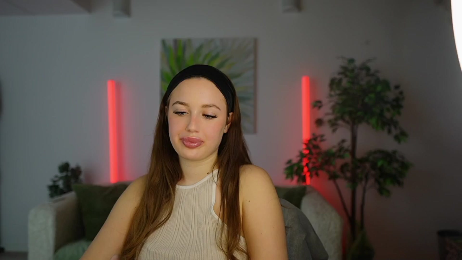 Gallery image thumbnail from Brianna_Nice's myfreecams stream on, 12/10/2024, 20:56 image 19 of 20