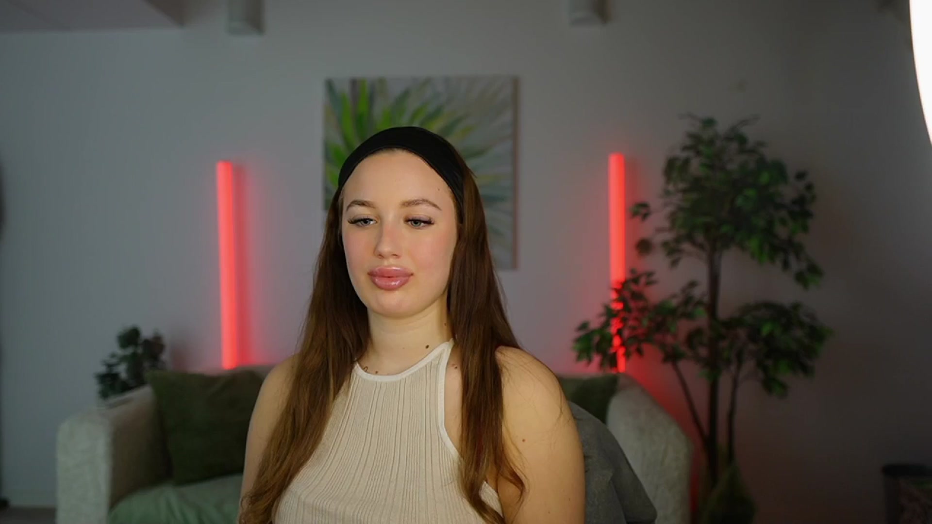 Gallery image thumbnail from Brianna_Nice's myfreecams stream on, 12/10/2024, 20:56 image 17 of 20