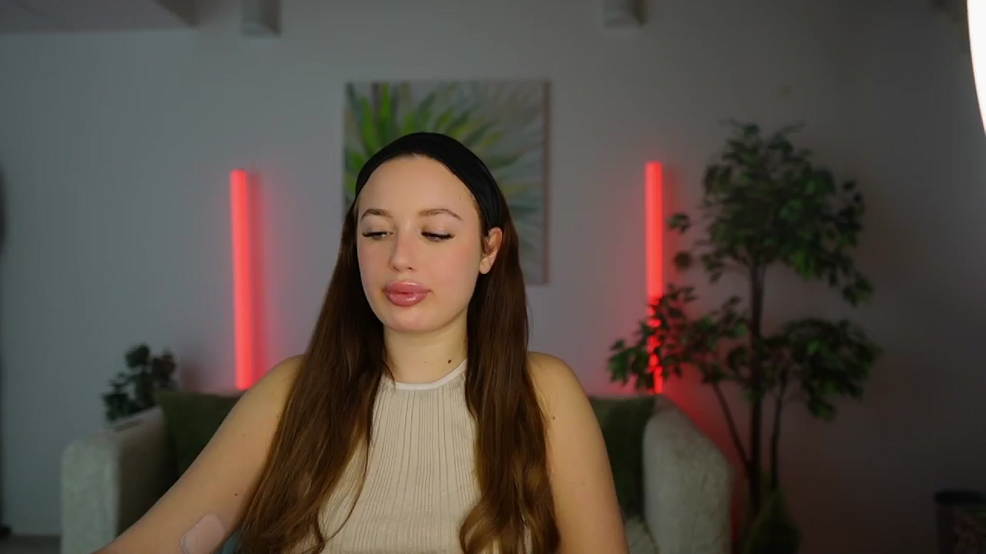 Gallery image thumbnail from Brianna_Nice's myfreecams stream on, 12/10/2024, 20:56 image 4 of 20
