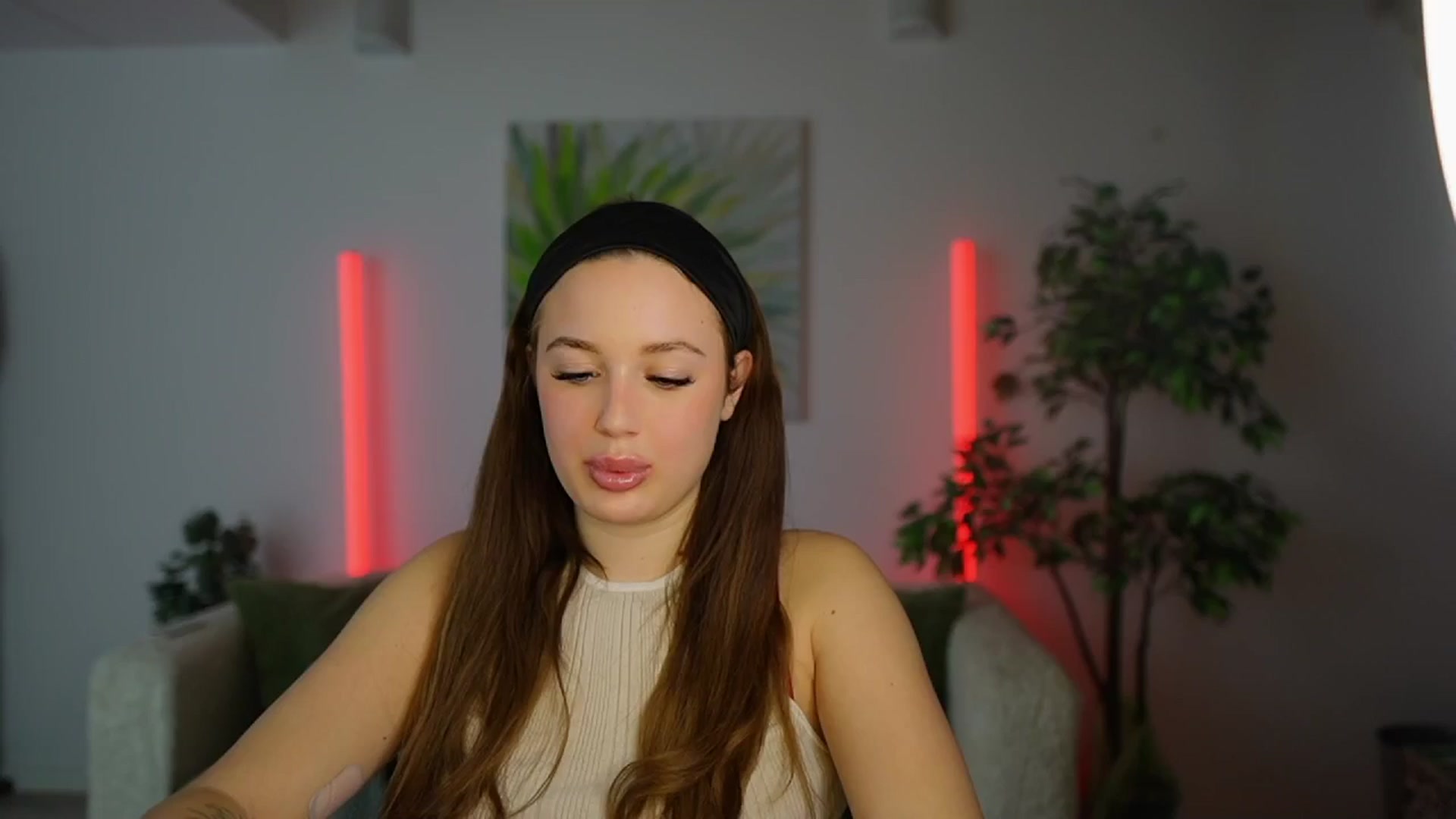 Gallery image thumbnail from Brianna_Nice's myfreecams stream on, 12/10/2024, 20:56 image 8 of 20