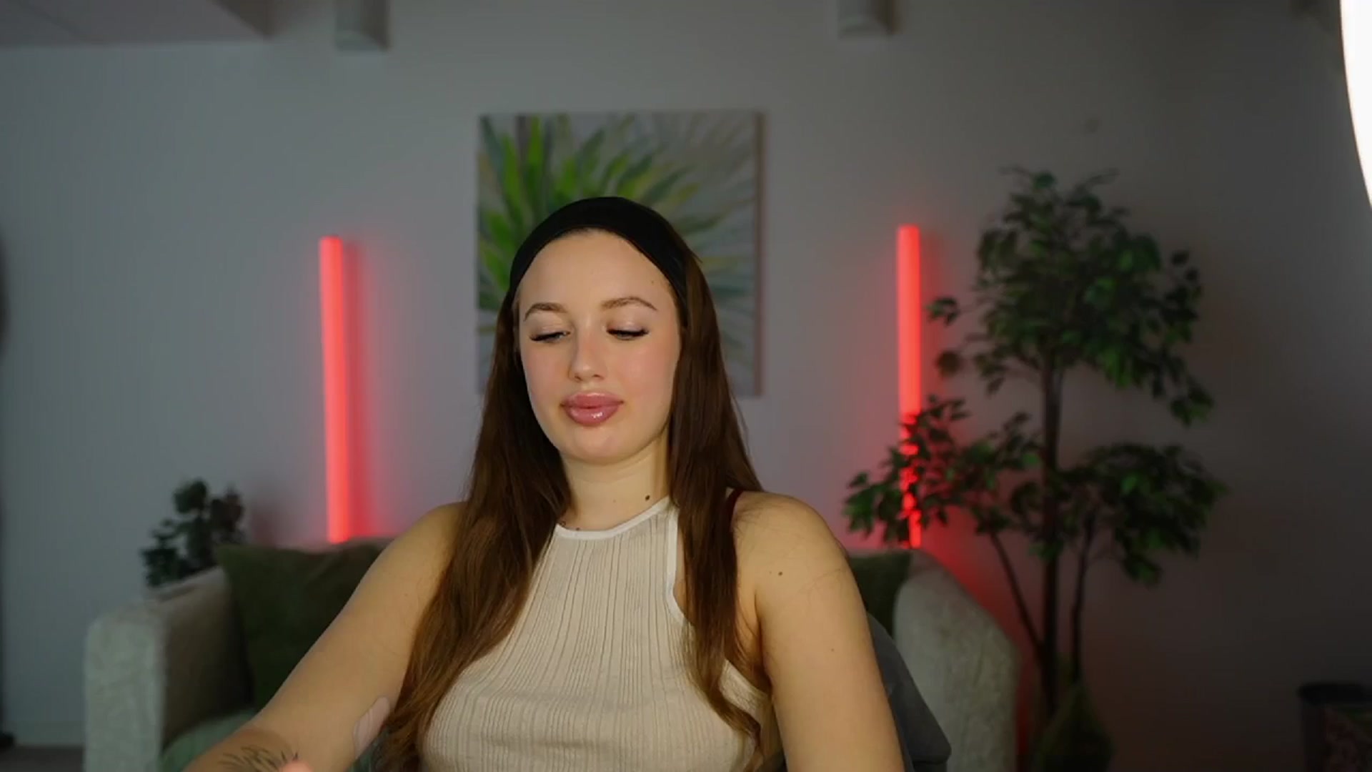 Gallery image thumbnail from Brianna_Nice's myfreecams stream on, 12/10/2024, 20:56 image 18 of 20