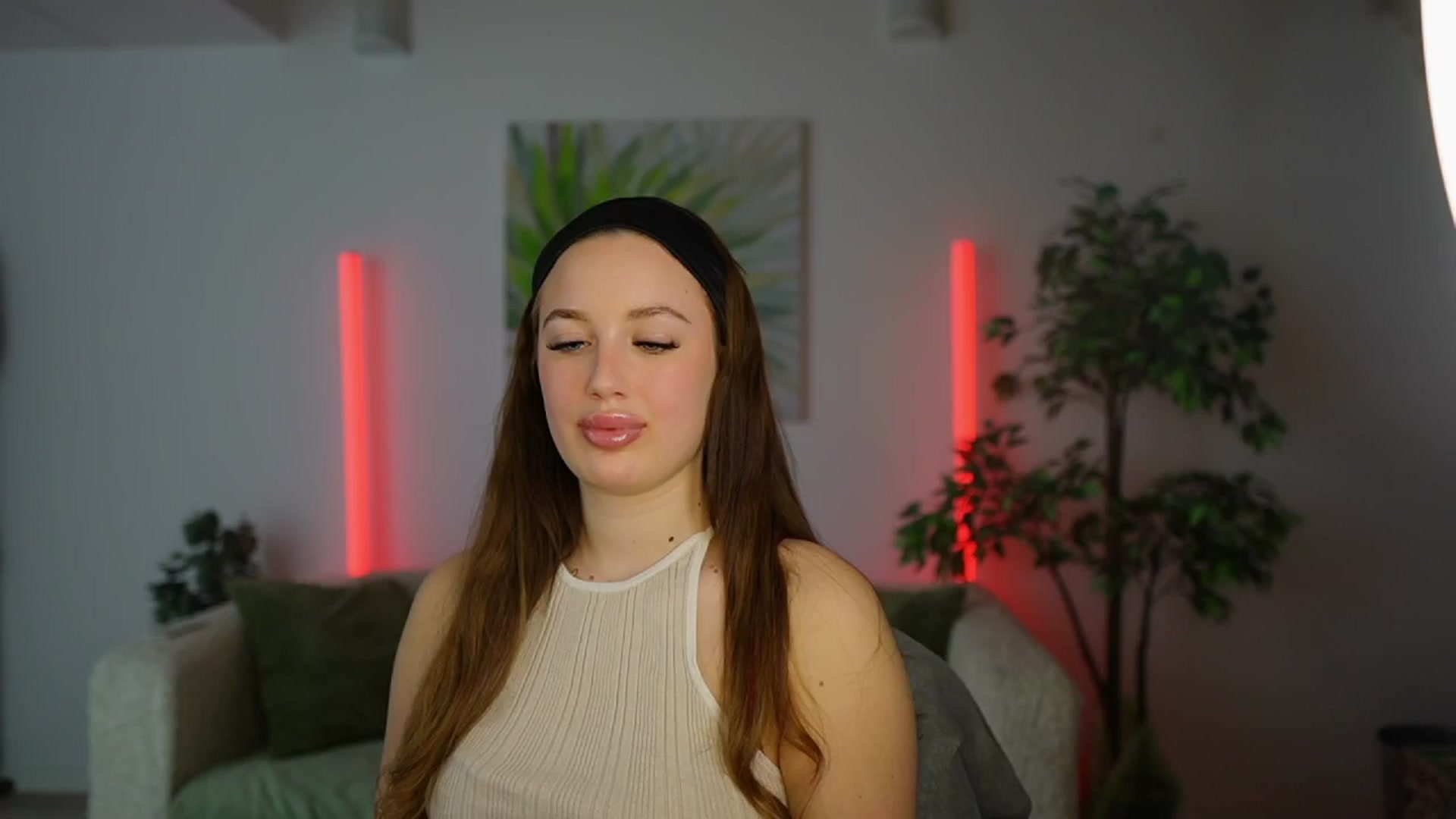 Gallery image thumbnail from Brianna_Nice's myfreecams stream on, 12/10/2024, 20:56 image 16 of 20