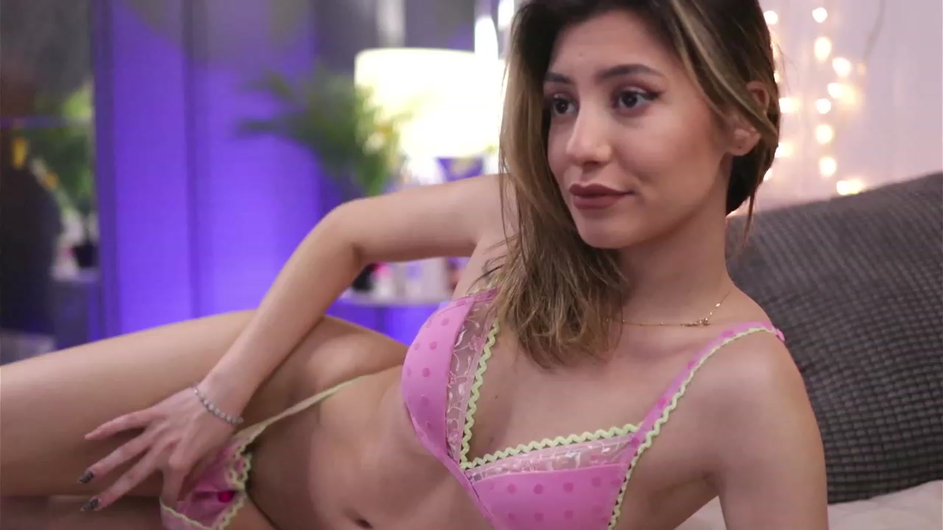 Gallery image thumbnail from Briannaa_wade's myfreecams stream on, 02/27/2023, 10:45 image 6 of 20