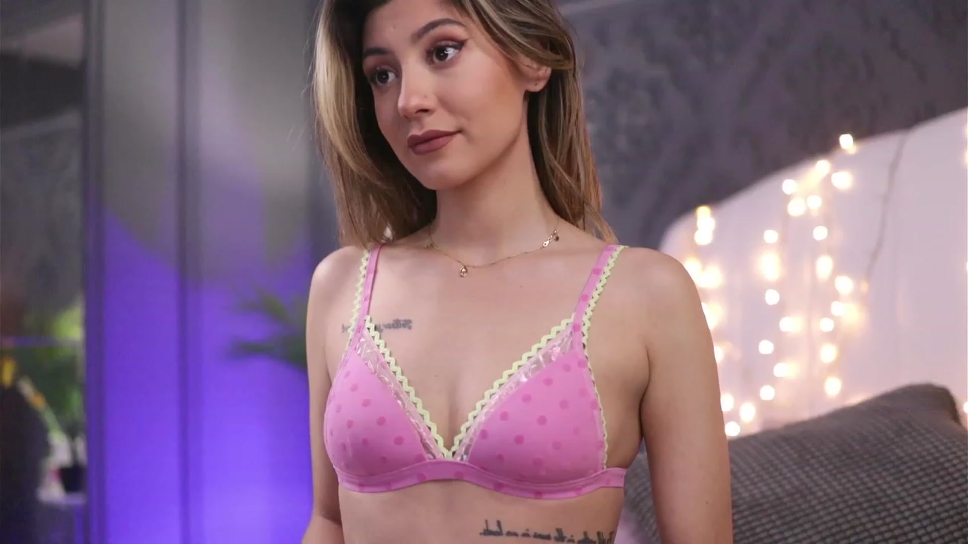 Gallery image thumbnail from Briannaa_wade's myfreecams stream on, 02/27/2023, 10:45 image 4 of 20
