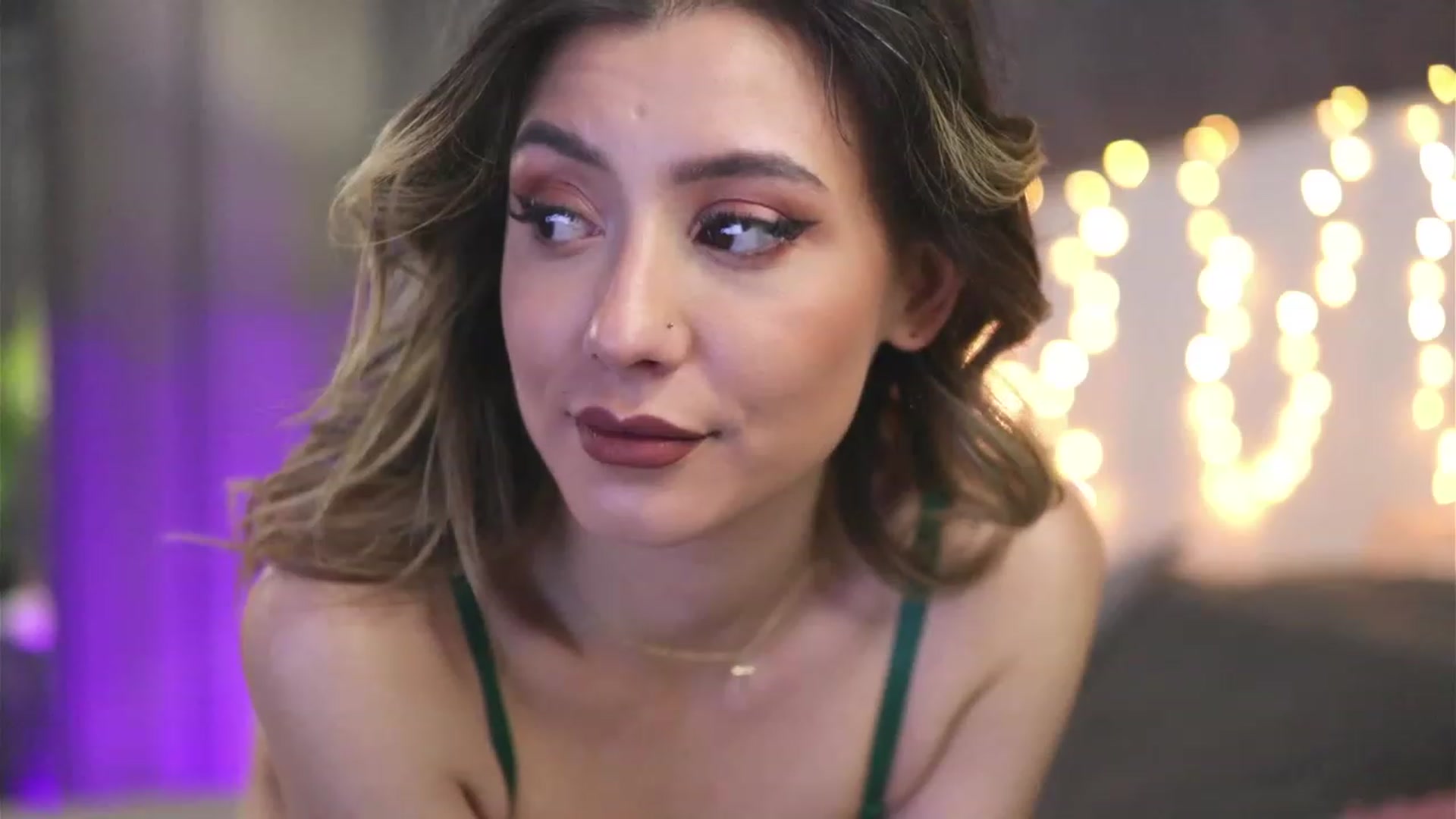 Gallery image thumbnail from Briannaa_wade's myfreecams stream on, 03/29/2023, 17:36 image 14 of 20
