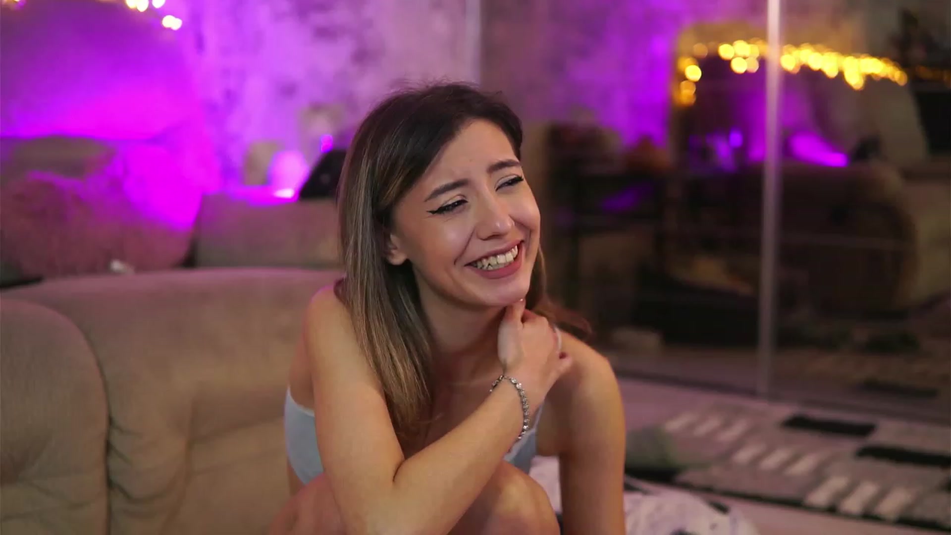 Gallery image thumbnail from Briannaa_wade's myfreecams stream on, 04/24/2023, 19:21 image 8 of 20
