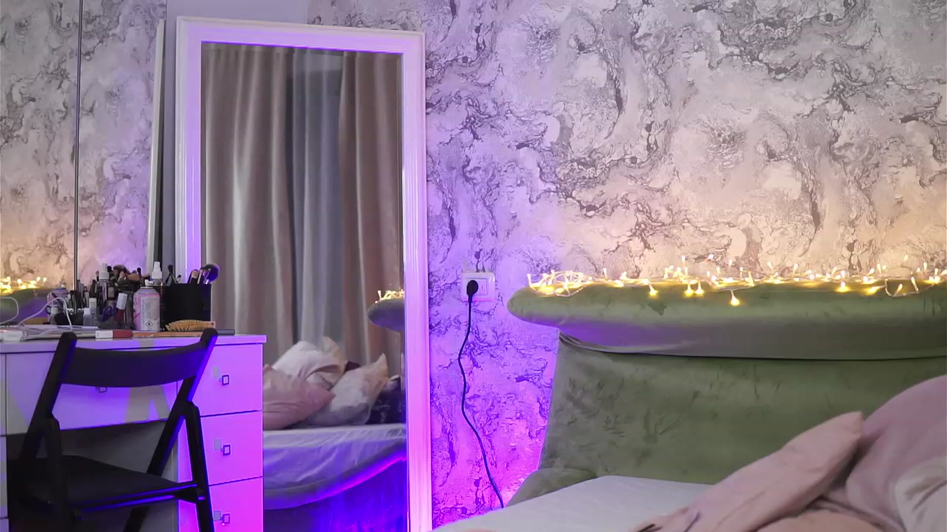 Gallery image thumbnail from Briannaa_wade's myfreecams stream on, 05/22/2023, 19:26 image 6 of 20