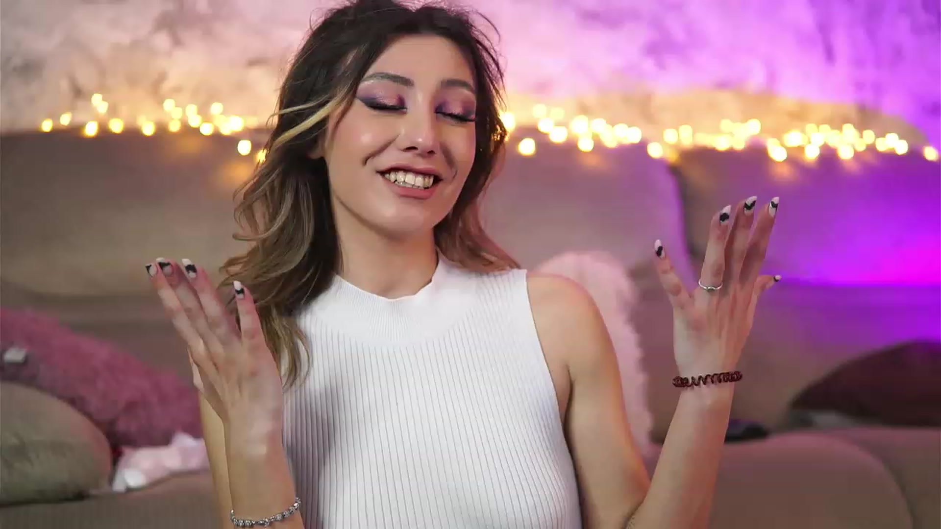 Gallery image thumbnail from Briannaa_wade's myfreecams stream on, 05/30/2023, 16:05 image 16 of 20