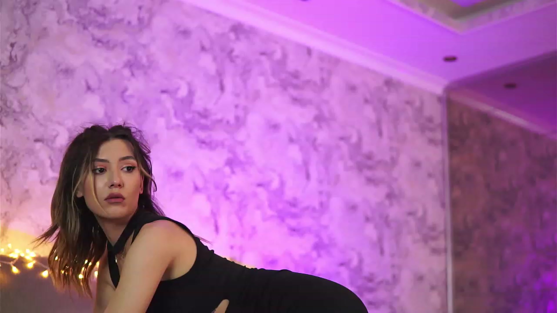 Gallery image thumbnail from Briannaa_wade's myfreecams stream on, 05/31/2023, 17:04 image 2 of 20