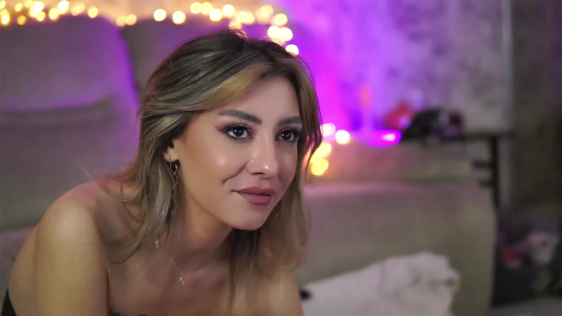 Gallery image thumbnail from Briannaa_wade's myfreecams stream on, 06/15/2023, 16:34 image 3 of 20