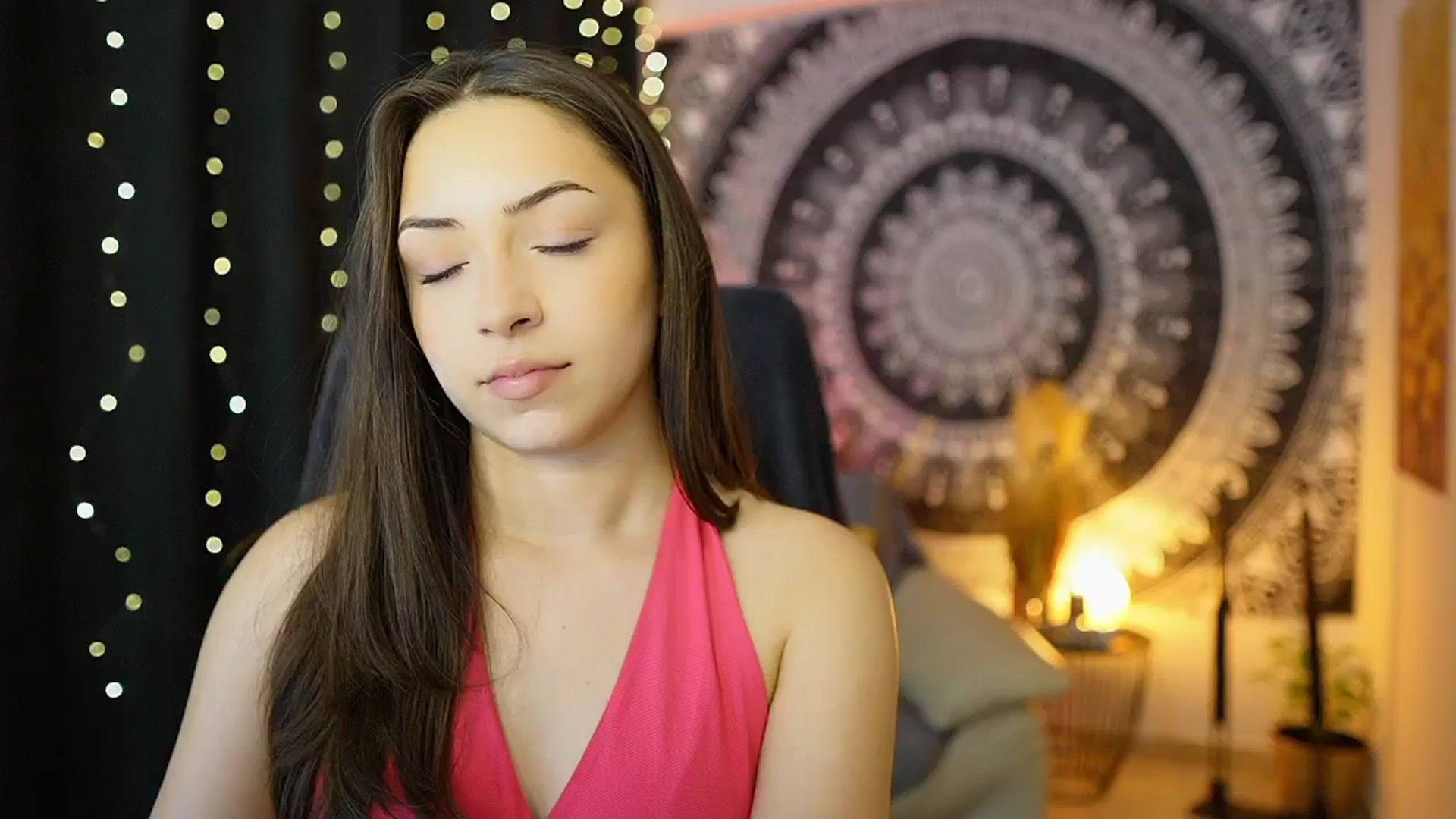 Gallery image thumbnail from Briar__Rose's myfreecams stream on, 05/08/2024, 17:56 image 12 of 20