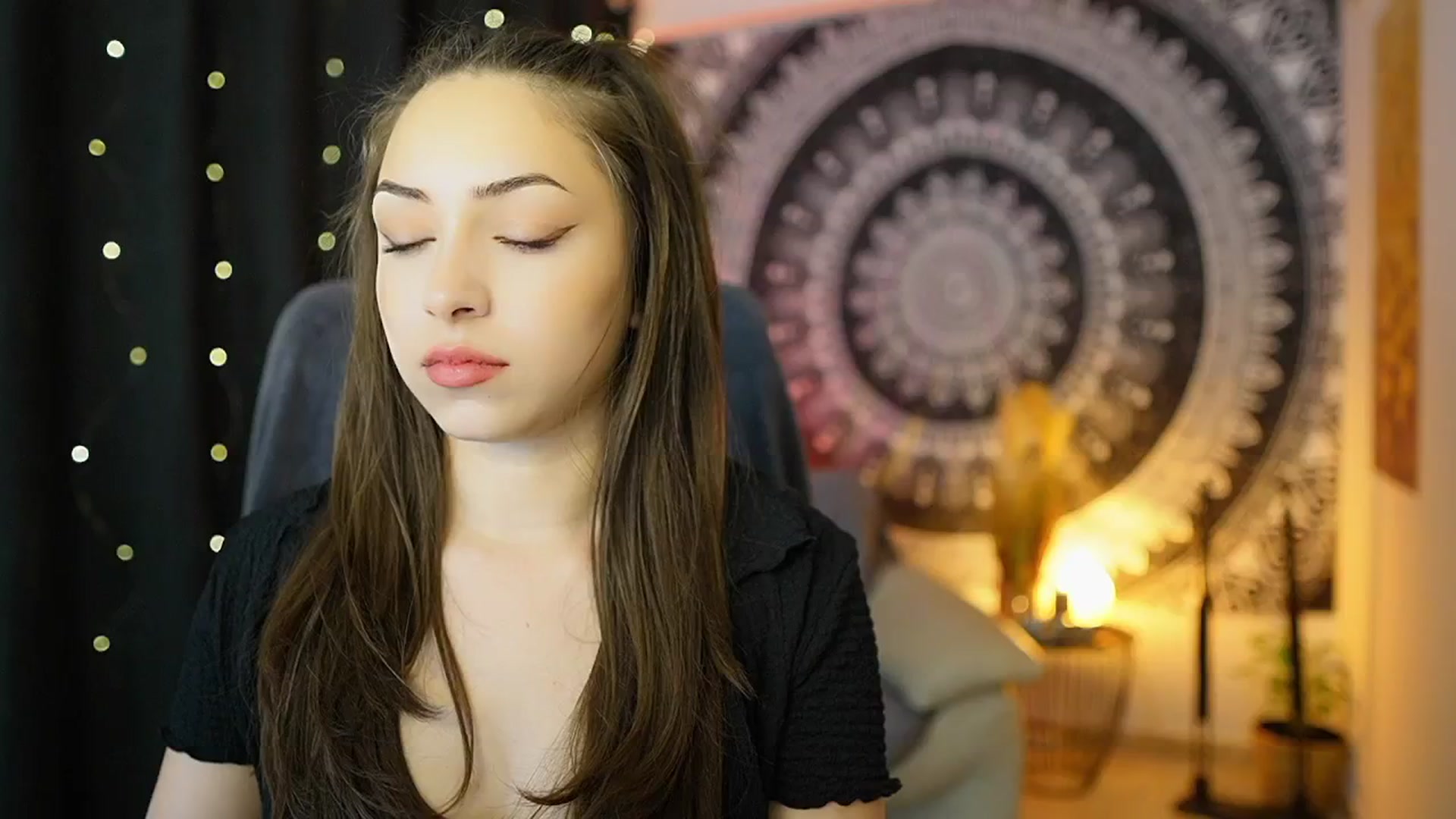 Gallery image thumbnail from Briar__Rose's myfreecams stream on, 05/10/2024, 17:11 image 14 of 20