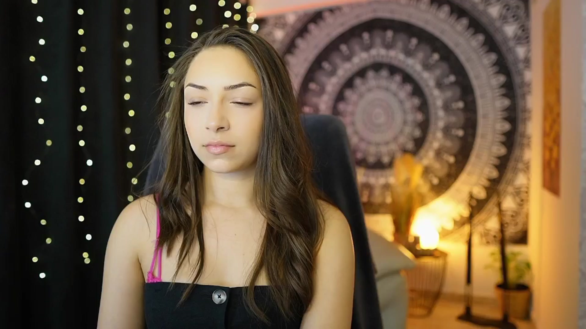 Gallery image thumbnail from Briar__Rose's myfreecams stream on, 05/16/2024, 15:53 image 15 of 20