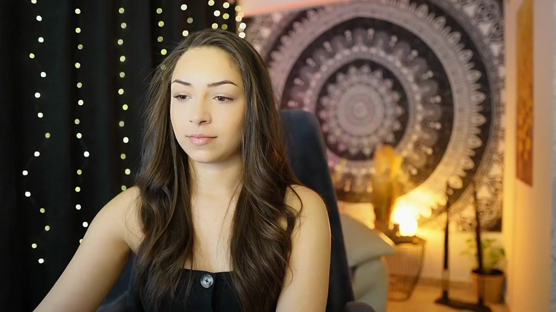 Gallery image thumbnail from Briar__Rose's myfreecams stream on, 05/16/2024, 15:53 image 8 of 20