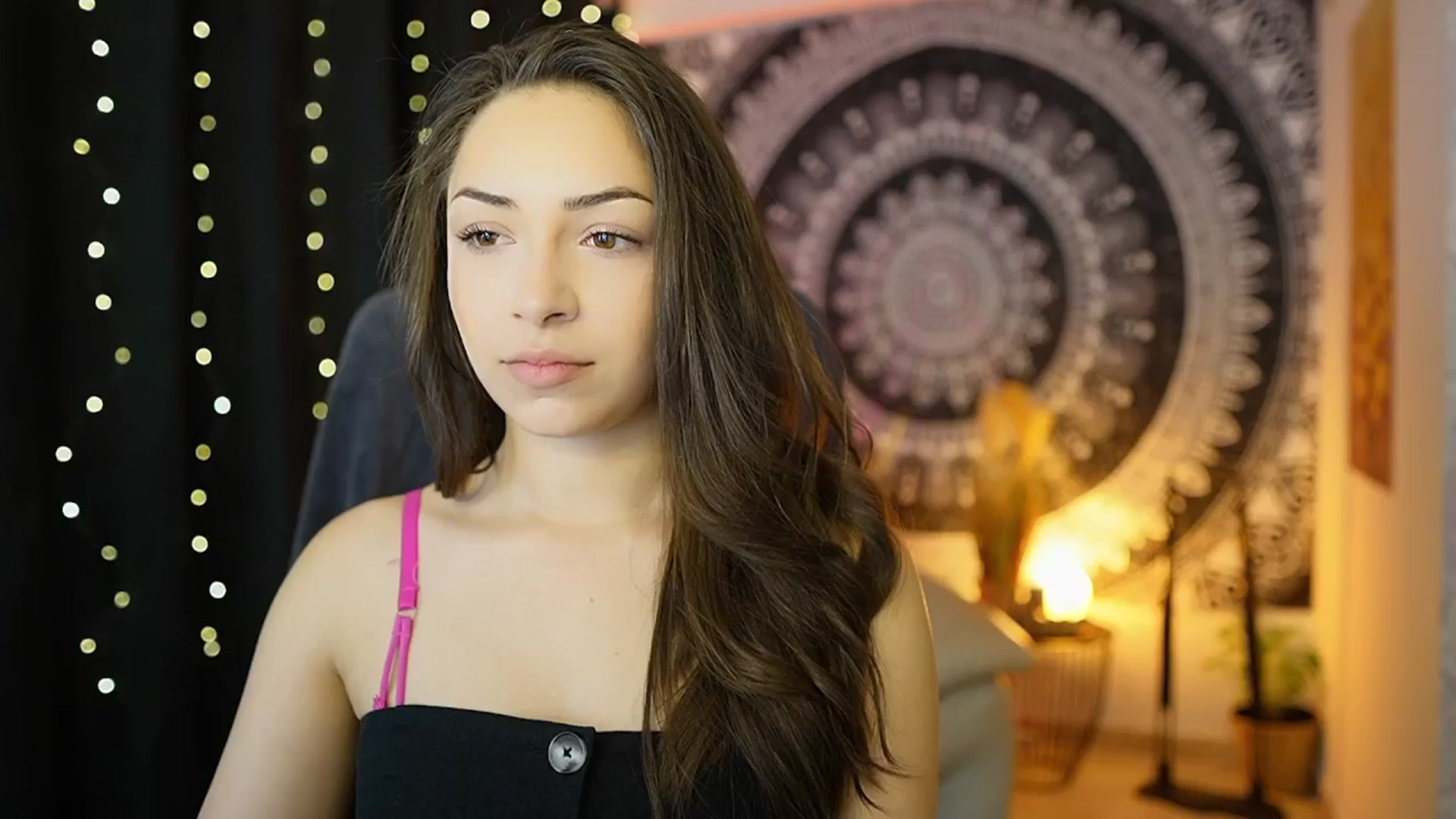 Gallery image thumbnail from Briar__Rose's myfreecams stream on, 05/16/2024, 17:02 image 13 of 20
