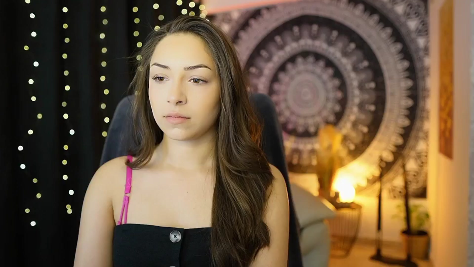 Gallery image thumbnail from Briar__Rose's myfreecams stream on, 05/16/2024, 17:02 image 4 of 20