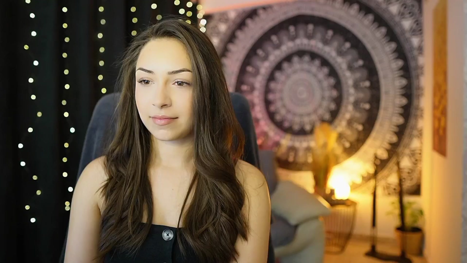 Gallery image thumbnail from Briar__Rose's myfreecams stream on, 05/16/2024, 18:04 image 11 of 20