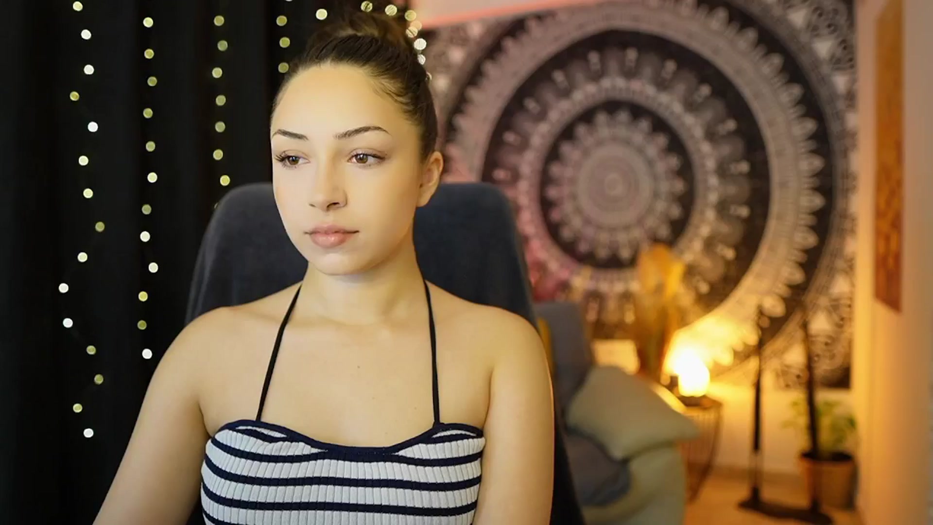 Gallery image thumbnail from Briar__Rose's myfreecams stream on, 05/17/2024, 14:19 image 19 of 20
