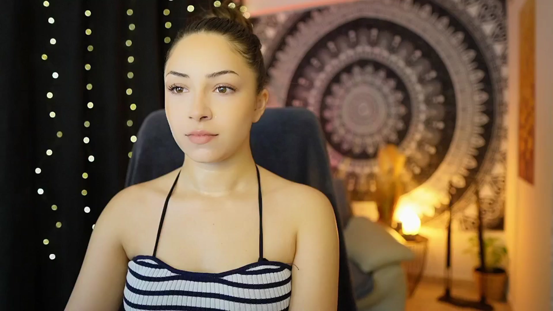 Gallery image thumbnail from Briar__Rose's myfreecams stream on, 05/17/2024, 14:19 image 8 of 20