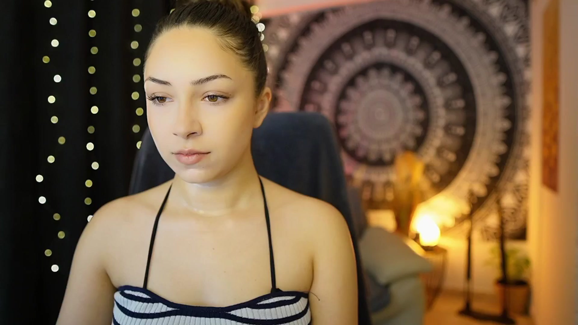 Gallery image thumbnail from Briar__Rose's myfreecams stream on, 05/17/2024, 14:19 image 6 of 20