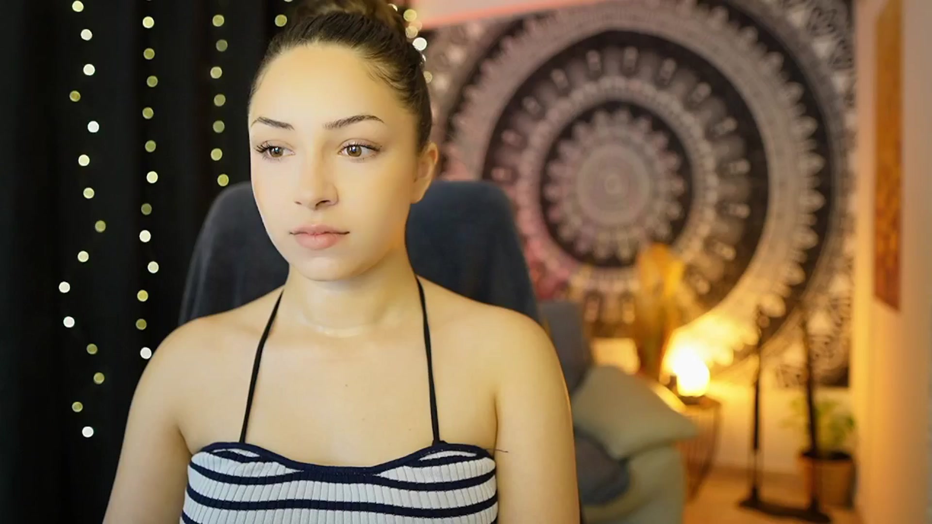 Gallery image thumbnail from Briar__Rose's myfreecams stream on, 05/17/2024, 14:19 image 15 of 20